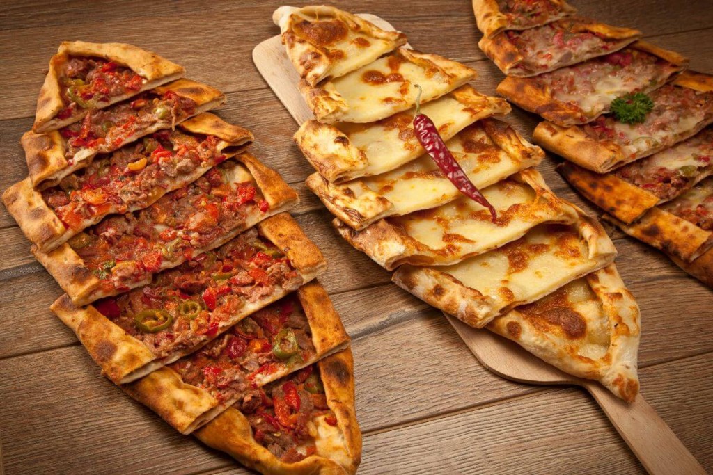 Kelionės į Turkiją. Pide patiekalas