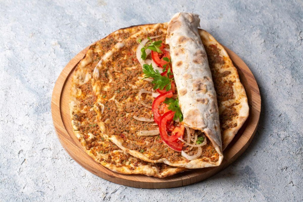Kelionės į Turkiją. Lahmacun patiekalas