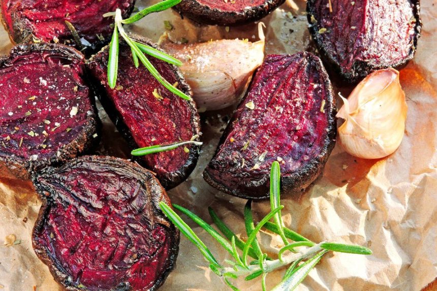 Kepti burokėliai su česnakais pagal Jamie Oliver