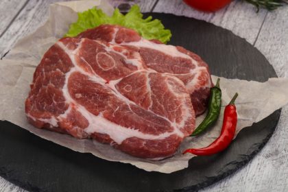 Kiaulienos sprandinė: kaip gaminti, kad būtų sultinga ir tirptų burnoje?
