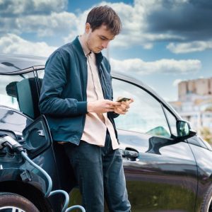 Kiek kainuoja elektromobilio išlaikymas? Ekspertai pateikia skaičius, kuriuos verta apsvarstyti