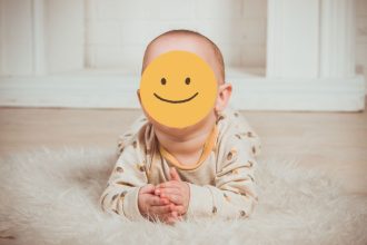 Kodėl „emoji“ ant vaiko veido – neapsaugo: pavojus, kurio tėvai nenori matyti