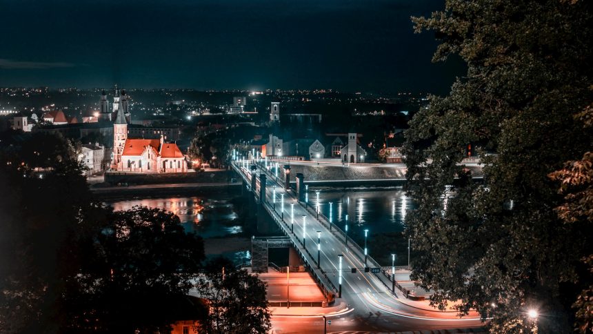 Lietuvos ekonomika atsitiesia: augimas tęsiasi, bet ar užteks rezervų iššūkiams?