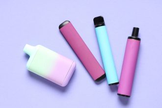 Mirtis viename įkvėpime. Kas iš tikrųjų slepiasi elektroninėse cigaretėse?