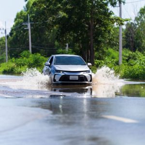 Pavojus po ratais: kodėl gilios balos – jūsų automobilio priešas