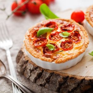 Raudonųjų paprikų užkandis su sūriu
