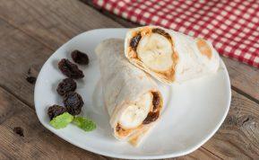 Riešutų sviesto ir bananų tortilijų suktinukai