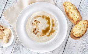 Trinta žiedinių kopūstų sriuba su kokosų pienu