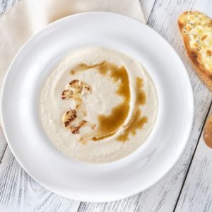 Trinta žiedinių kopūstų sriuba su kokosų pienu