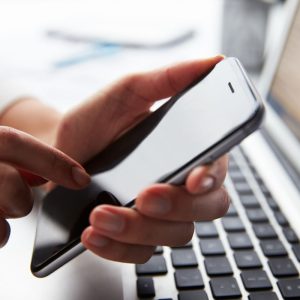 Tvarus pasirinkimas: kaip išmaniai taupyti pinigus ir tausoti aplinką renkantis telefoną?