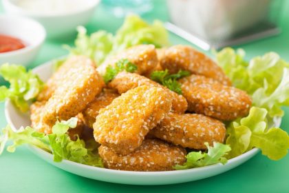 Veganiški tofu ir bulvių kepsneliai