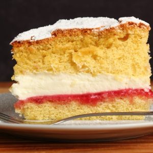 Viktorijos tortas su sviestiniu pertepimu
