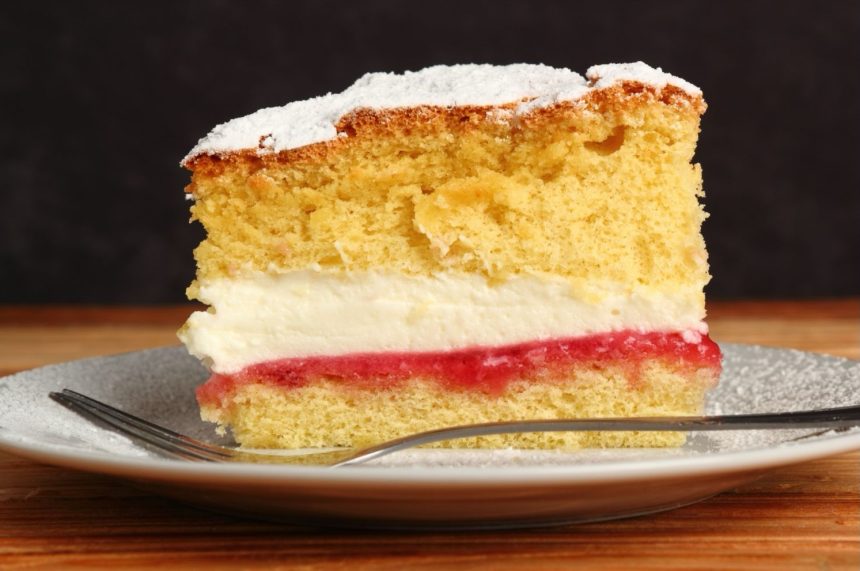 Viktorijos tortas su sviestiniu pertepimu