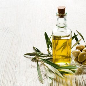 Ar tikrai saugu kepti su alyvuogių aliejumi? Ekspertų įžvalgos ir patarimai