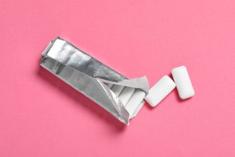Becukrė kramtomoji guma: nauda dantims ir burnos sveikatai