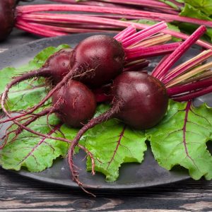 Burokėlių lapai – vertingas maistas, kurio nereikėtų išmesti