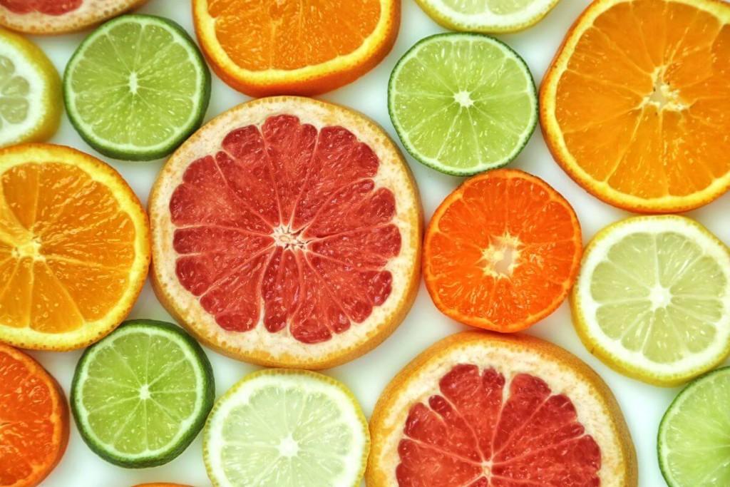 Citrusinių vaisių geriau nevalgyti pusryčiams