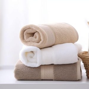 Kaip išlaikyti rankšluosčius minkštus ir spalvingus