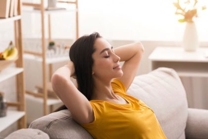 Kaip išlikti ramiems, kai viskas aplinkui nestabilu: 6 maži dalykai, kuriuos daro terapeutai