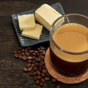 Kava su sviestu: sveikatingumo revoliucija ar dar viena mada?