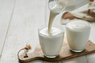Kefyras ar jogurtas – kuris pieno produktas naudingesnis jūsų sveikatai?