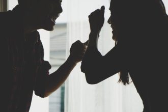 Konfliktų sprendimo stiliai: kaip mūsų bendravimas lemia santykių dinamiką