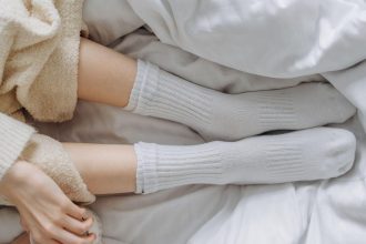 Kuomet sunku užmigti padeda kojinės