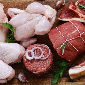 Kuris mėsos pasirinkimas sveikesnis: su kaulu ar filė?