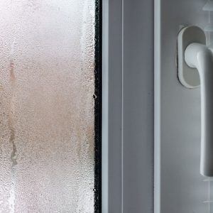 Langų rasojimo mažinimas ir drėgmės lygis