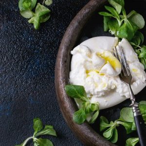 Lęšių salotos su burrata – gurmaniškas patiekalas