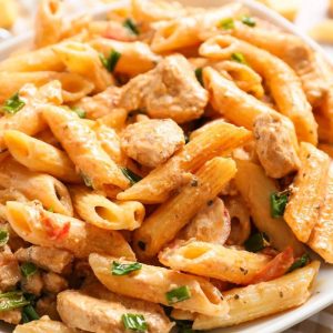 Makaronai su vištiena: lengvas receptas iš 5 ingredientų