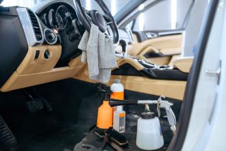 Paprastas dantų šepetėlis – netikėtas, pagalbininkas automobilio priežiūroje