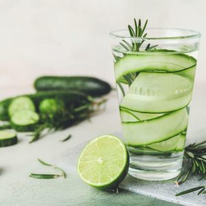 Vandens su agurkais nauda sveikatai: neįtikėtini privalumai