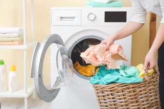 10 daiktų, kurių niekada neturėtumėte skalbti kartu