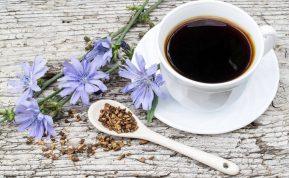 3 sveiki gėrimai vietoj kavos: natūralūs energijos šaltiniai