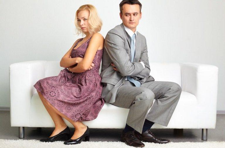 Kodėl vyrai, sulaukę 40+ metų, dažnai palieka savo žmonas? Emocinis ir fizinis patrauklumas
