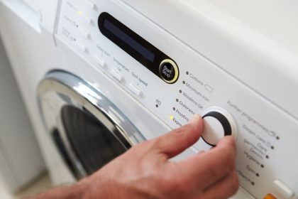 5 daiktai, kuriuos skalbiame per dažnai: ekspertų patarimai, kaip sutaupyti laiko