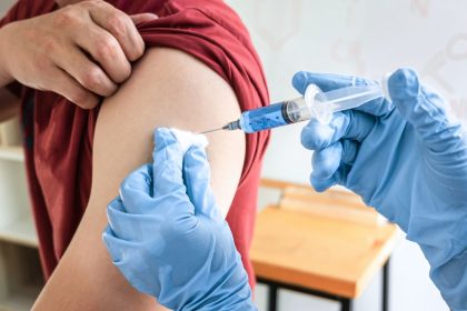 5 mitai apie skiepus: ką svarbu žinoti tėvams