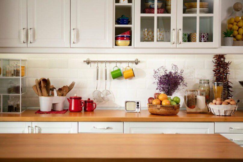6 daiktai, kurių neturėtumėte laikyti virtuvės spintelėse