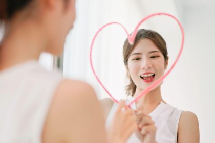 7 lengvi įpročiai, kurie padidins savivertę 2025 metais