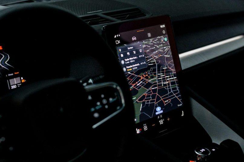„Android Auto“ atnaujinimas sulaukė kritikos bangos: vartotojai nepatenkinti, „Google“ tyli