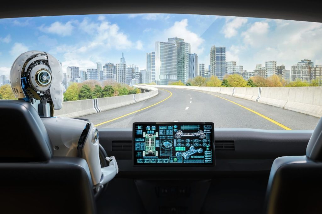„Android Auto“ atnaujinimas sulaukė kritikos bangos: vartotojai nepatenkinti, „Google“ tyli. Modernumas ir estetika