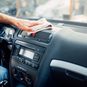 Automobilio priežiūra. Rūpinkitės savarankiškai ir sutaupykite