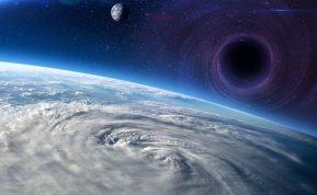 Besisukančių juodųjų skylių viduje aptiktas nestabilumas