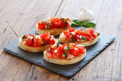 Brusketos su pomidorais