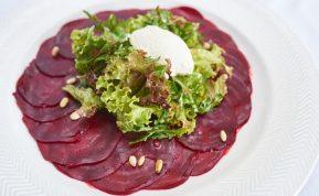 Burokėlių salotos su buratos sūriu