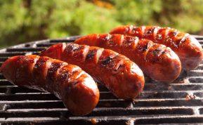 Didžiausia klaida kepant dešreles ant grotelių: kodėl vienas įprotis gadina skonį