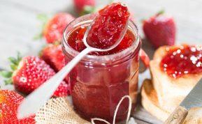 Itin paprastai paruošiamas braškių džemas