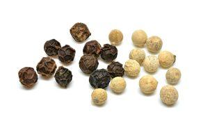 Juodųjų ir baltųjų pipirų padažas, geriausia kuo galima pagardinti mėsą.