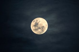 Ką užfiksuos pirmasis radijo teleskopas nematomoje Mėnulio pusėje